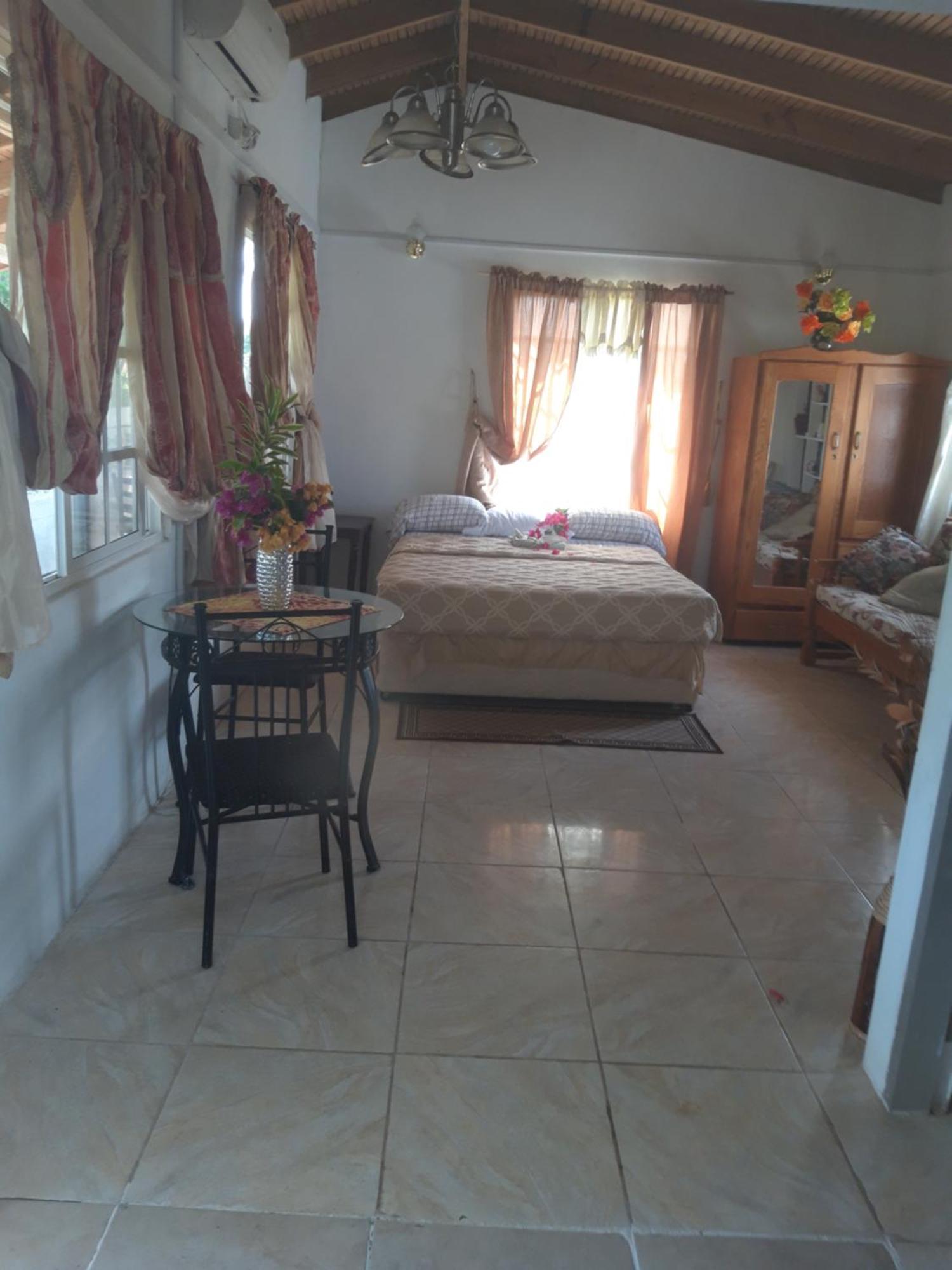 Tranquil Guest House Buccoo Buitenkant foto